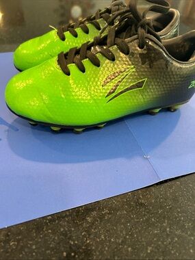 Soccer Cleats
Youth/Big Boys
Extra Wide Size 2 EE